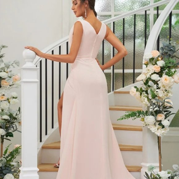 A-Line/Princess Chiffon Ruched V-neck Sleeveless Sweep/Brush Train Bridesmaid Dr - Picture 2 of 2